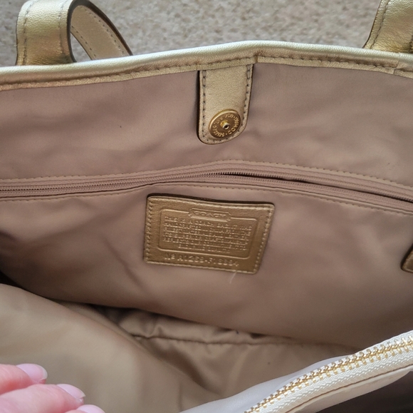 Coach Bag - Picture 7 of 8